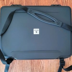 Pelican 1095 Hard Laptop Case